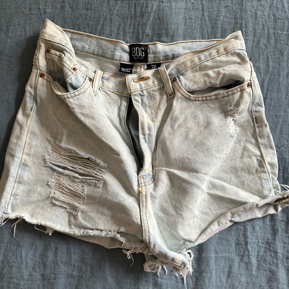 Urban Outfitters— denim short — size 28